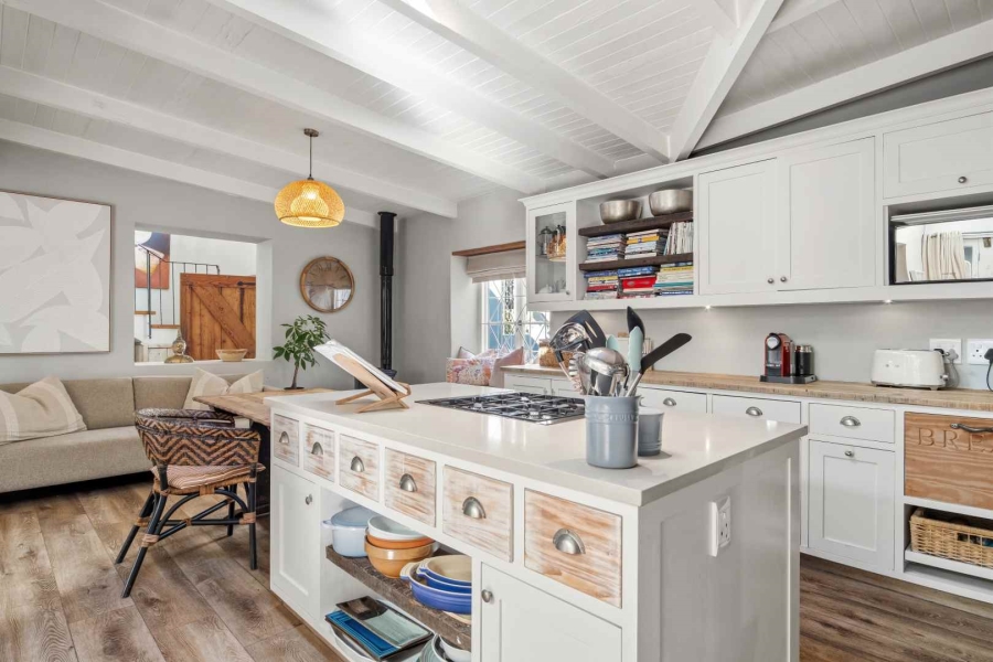 5 Bedroom Property for Sale in The Meadows Western Cape